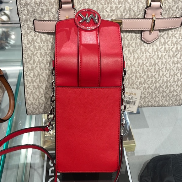 Michael Kors Carmen Small Logo Smartphone Crossbody Bag
Bright Red
NWT - Picture 13 of 16